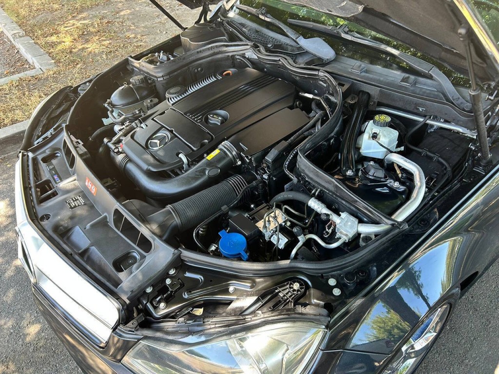 2012 Mercedes-Benz C-Class Image 38