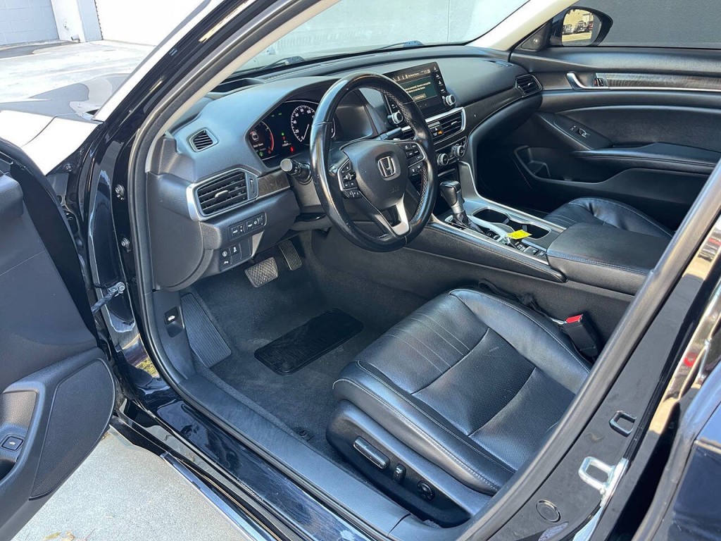 2018 Honda Accord Image 29