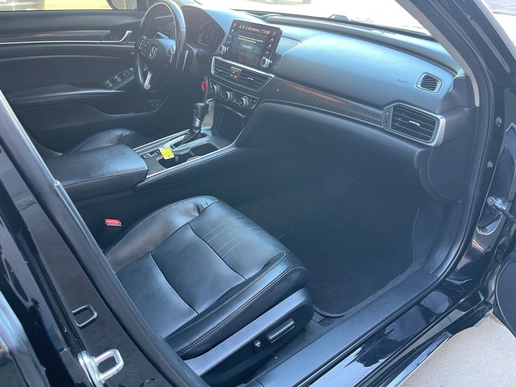 2018 Honda Accord Image 30
