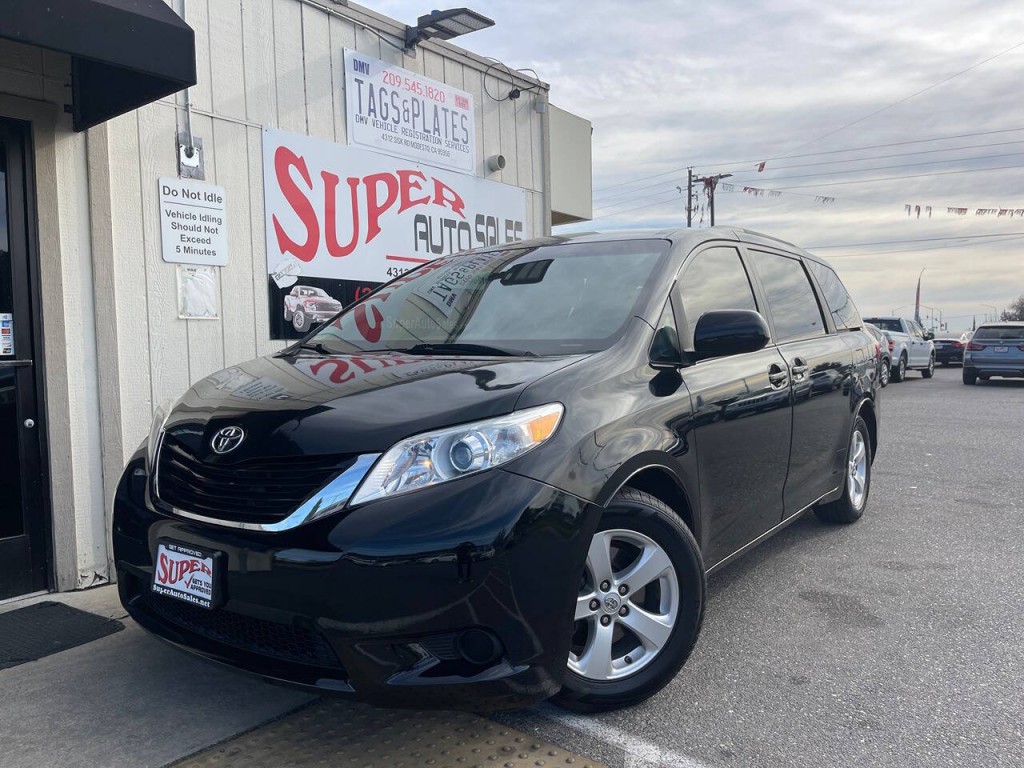 2016 Toyota Sienna Image 6