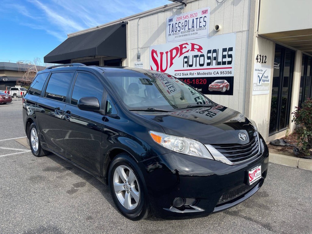 2016 Toyota Sienna Image 26