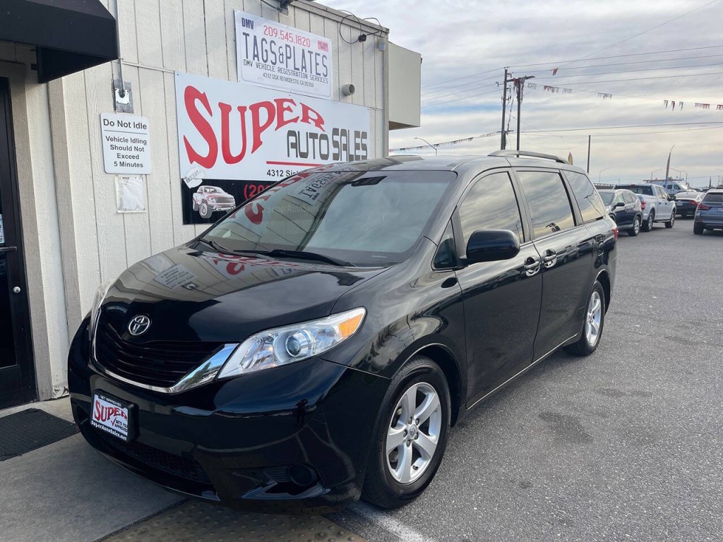2016 Toyota Sienna Image 27