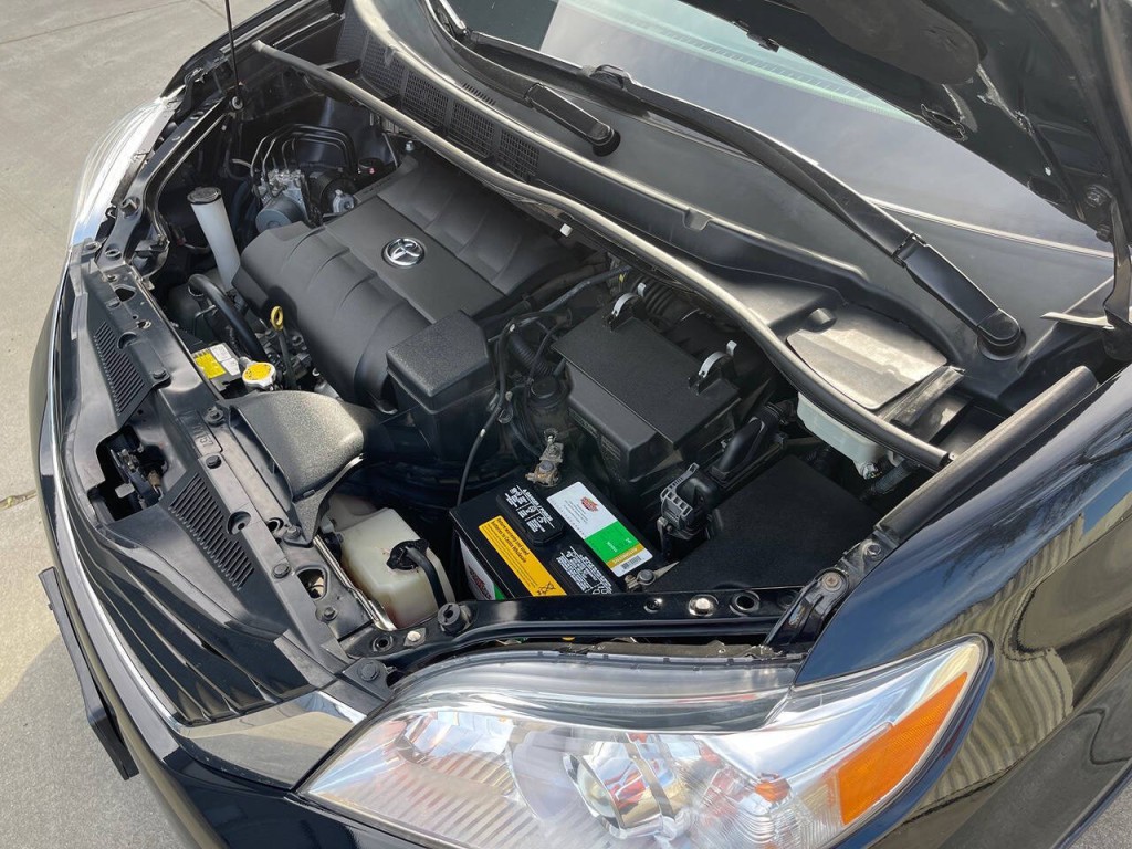 2016 Toyota Sienna Image 39