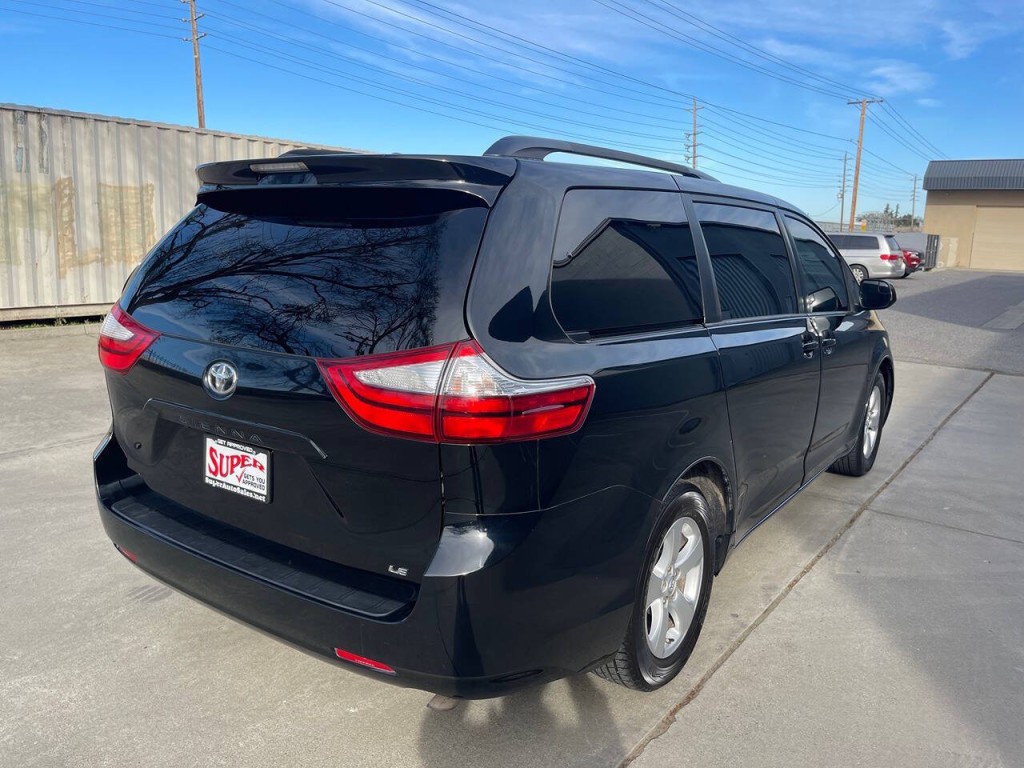 2016 Toyota Sienna Image 49