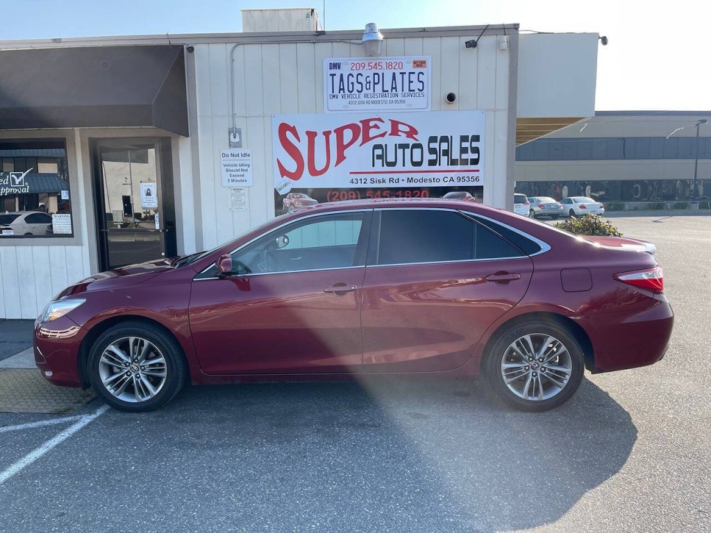 2017 Toyota Camry Image 8