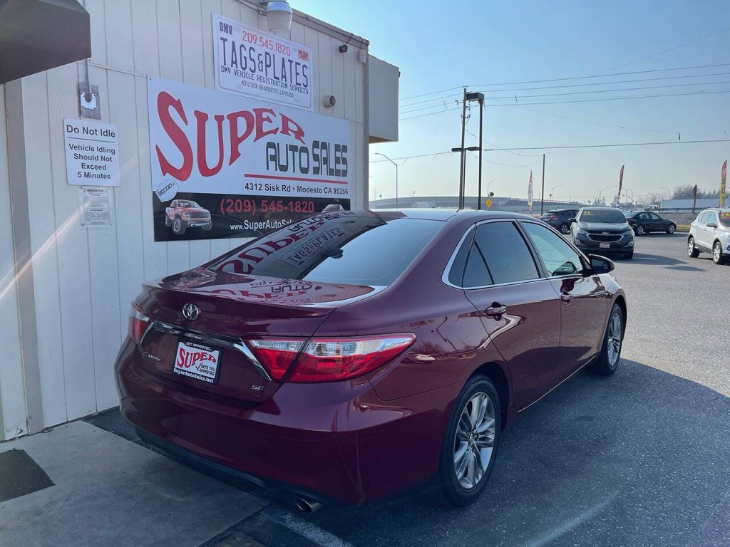 2017 Toyota Camry Image 10