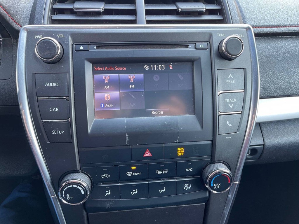 2017 Toyota Camry Image 22