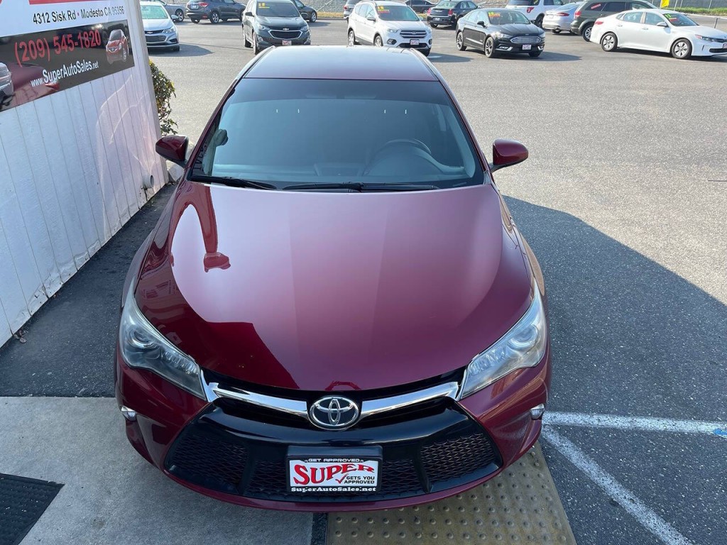 2017 Toyota Camry Image 24