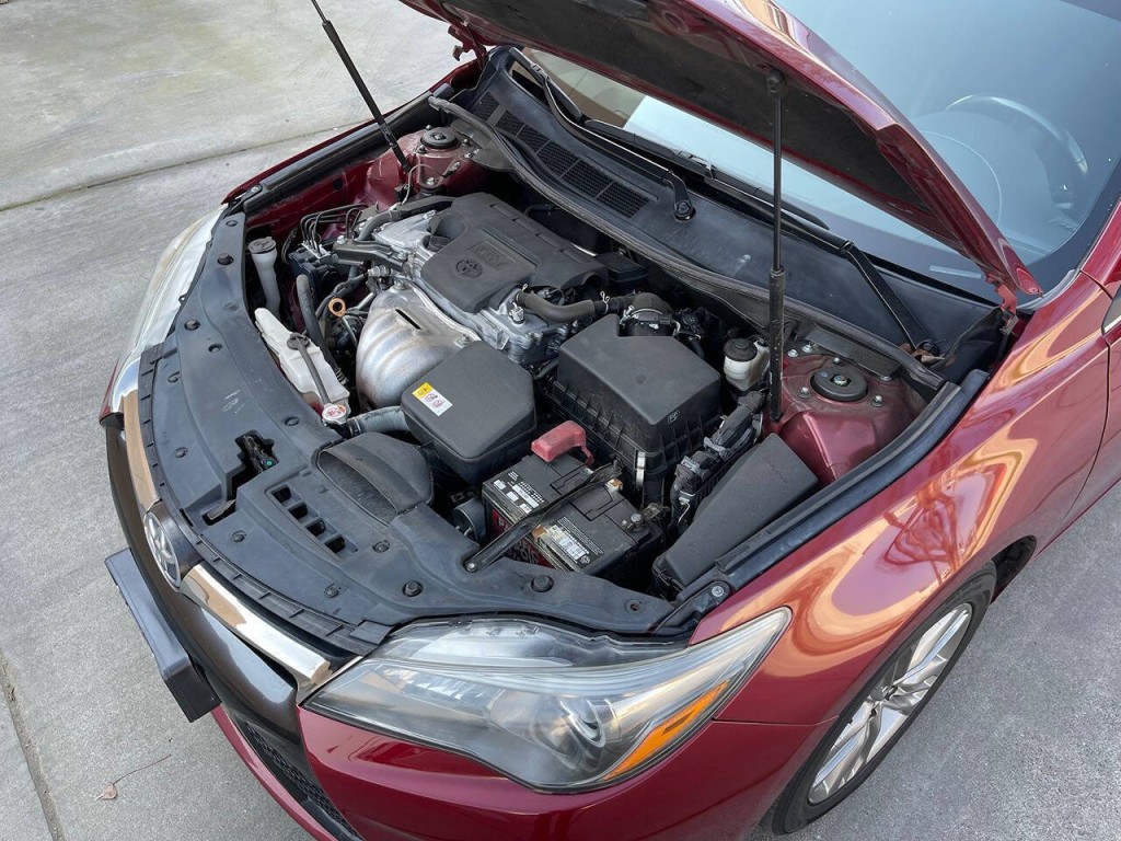 2017 Toyota Camry Image 33