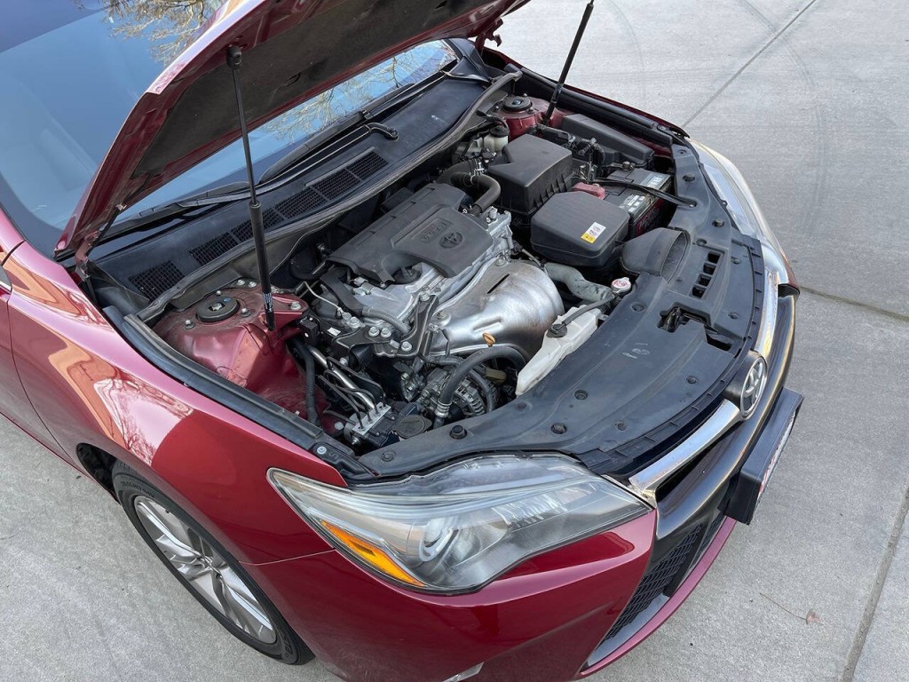 2017 Toyota Camry Image 35