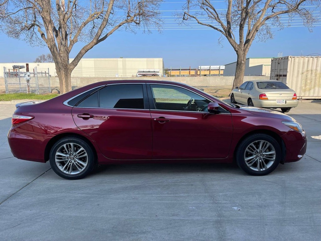 2017 Toyota Camry Image 42