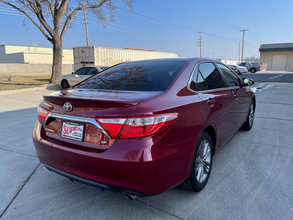 2017 Toyota Camry Image 43