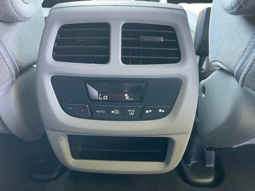 2017 Honda Pilot Image 32