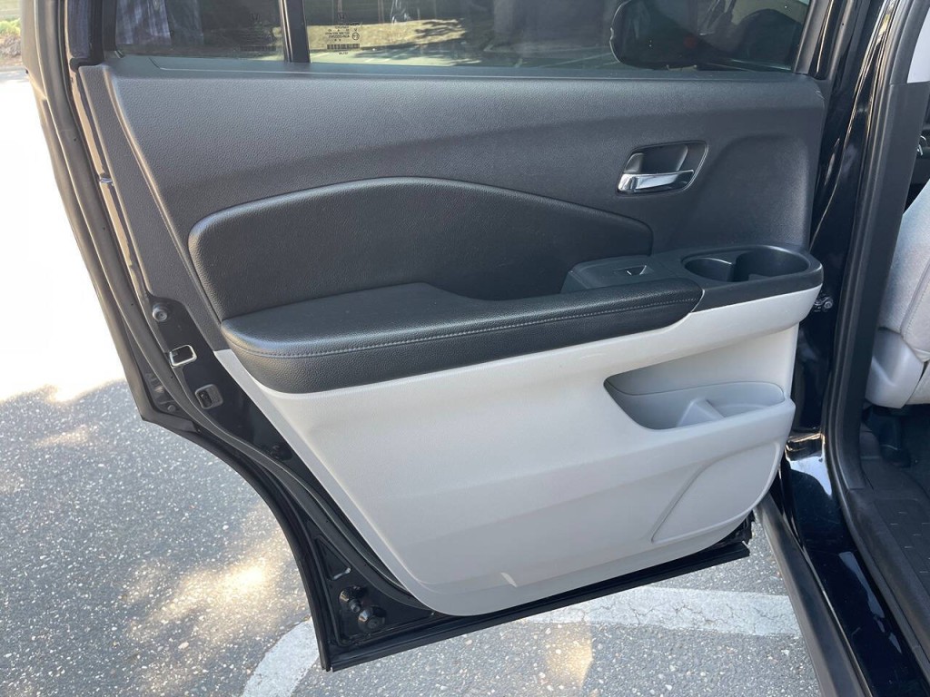 2017 Honda Pilot Image 35