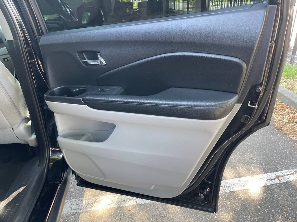 2017 Honda Pilot Image 36