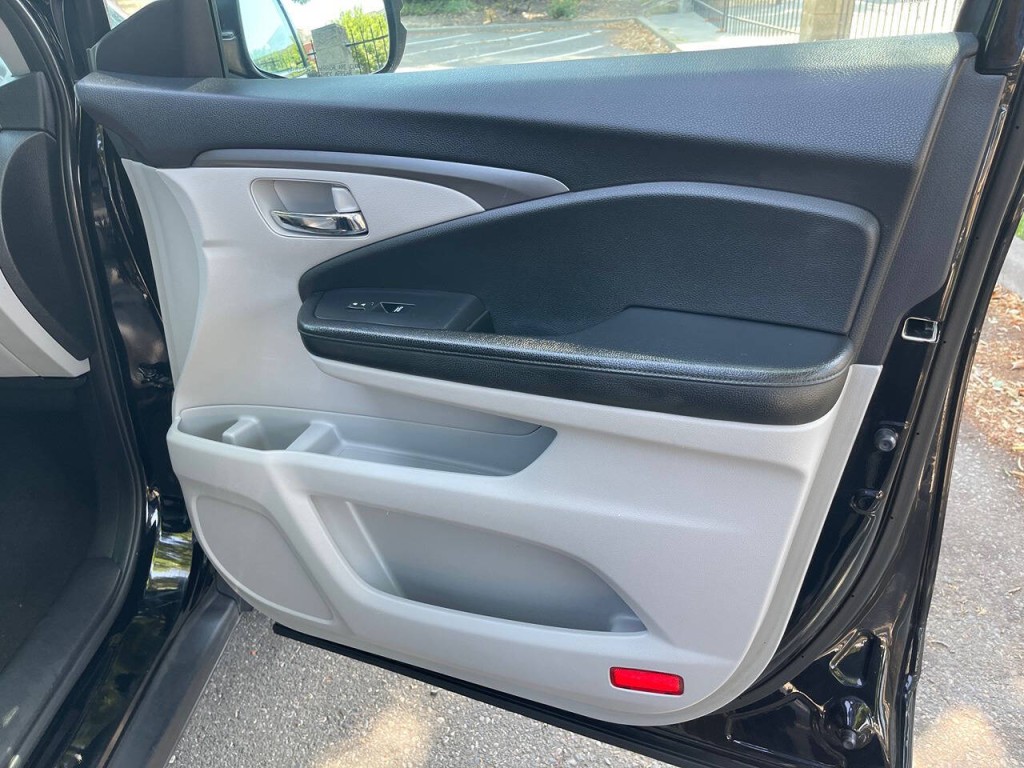2017 Honda Pilot Image 37