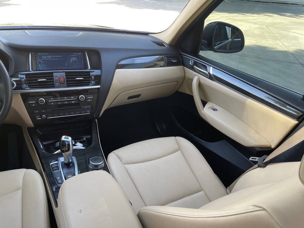 2017 BMW X3 Image 17