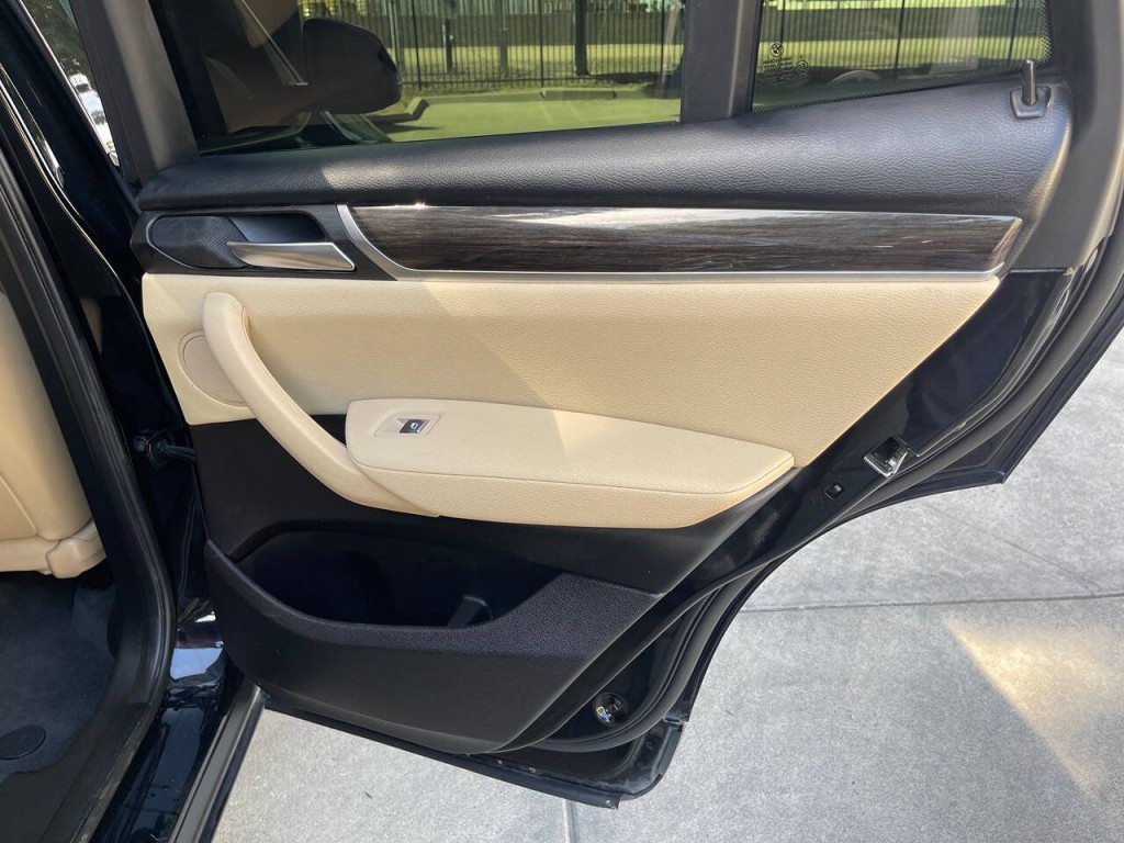 2017 BMW X3 Image 37
