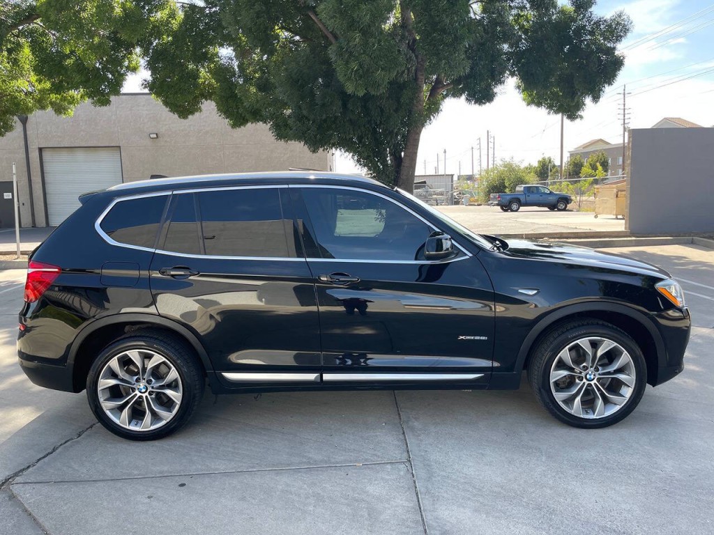 2017 BMW X3 Image 54