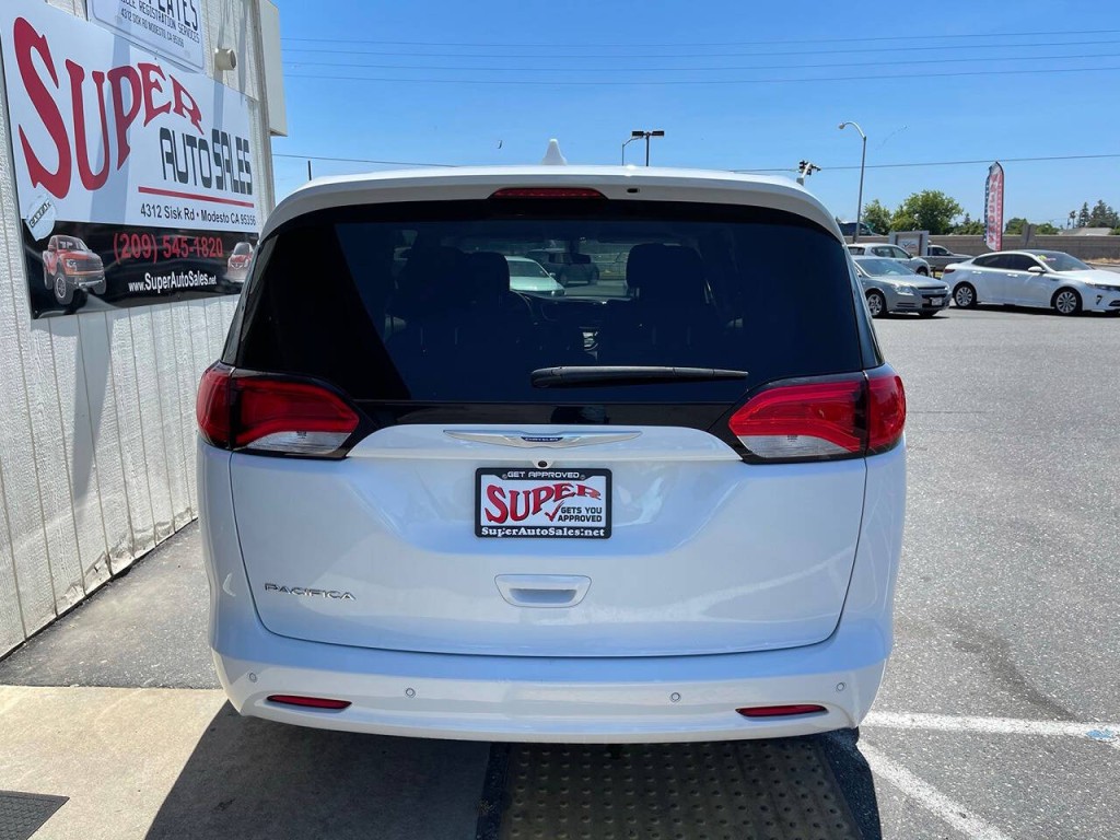 2018 Chrysler Pacifica Image 5