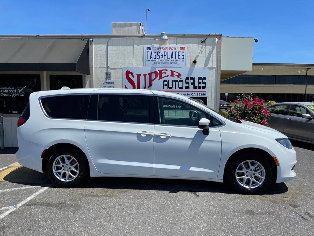 2018 Chrysler Pacifica Image 8