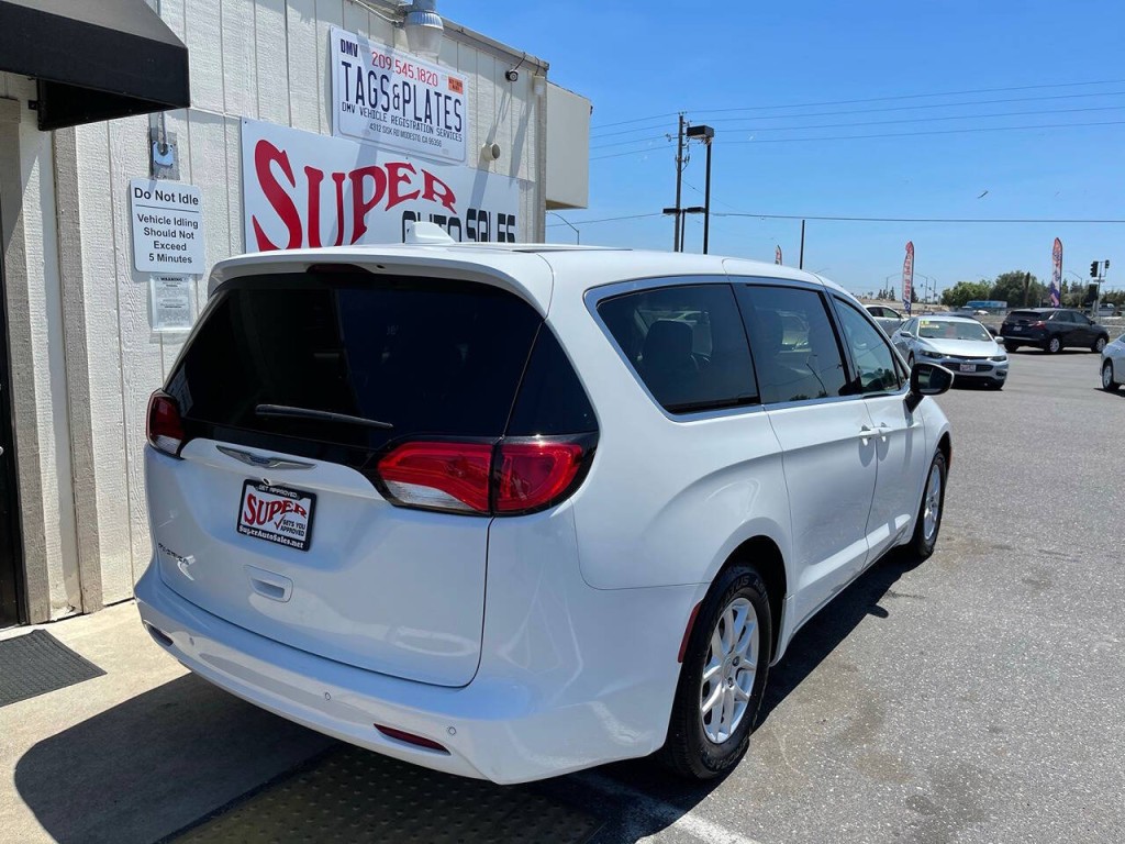 2018 Chrysler Pacifica Image 10
