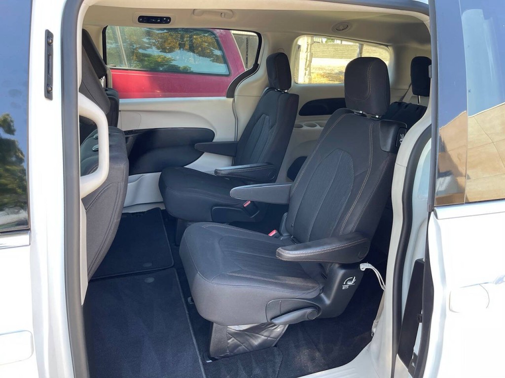 2018 Chrysler Pacifica Image 14