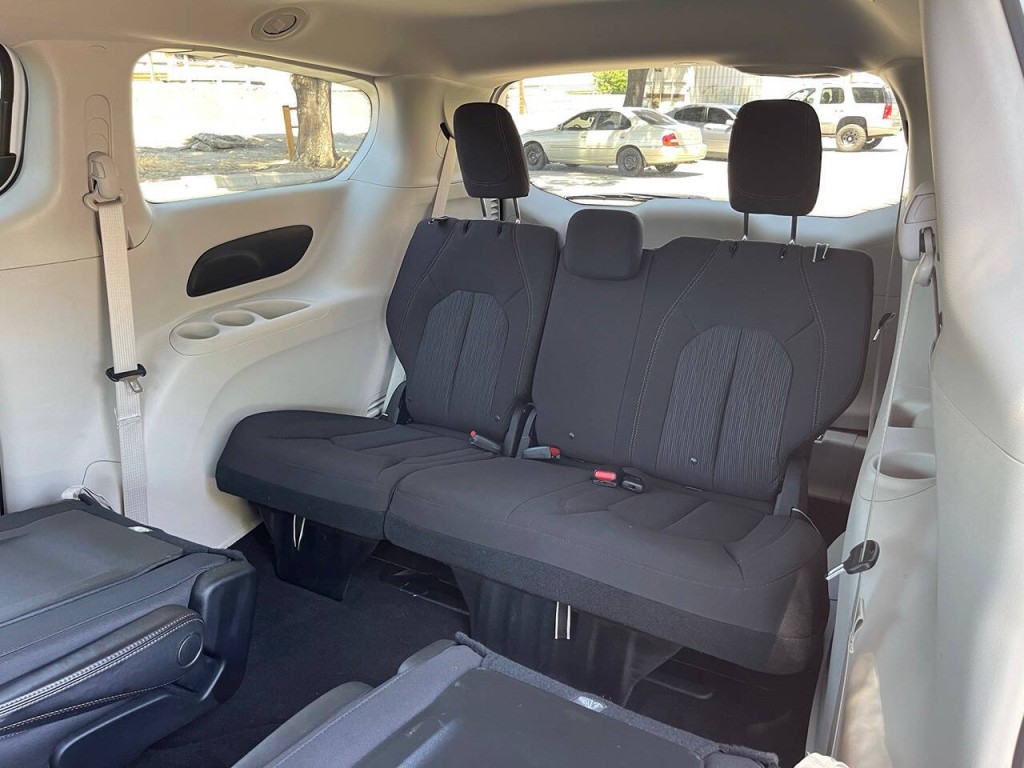 2018 Chrysler Pacifica Image 16