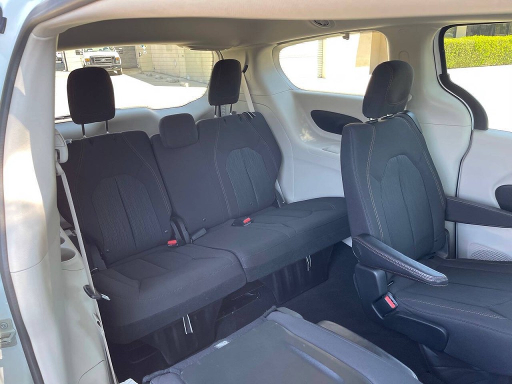 2018 Chrysler Pacifica Image 17