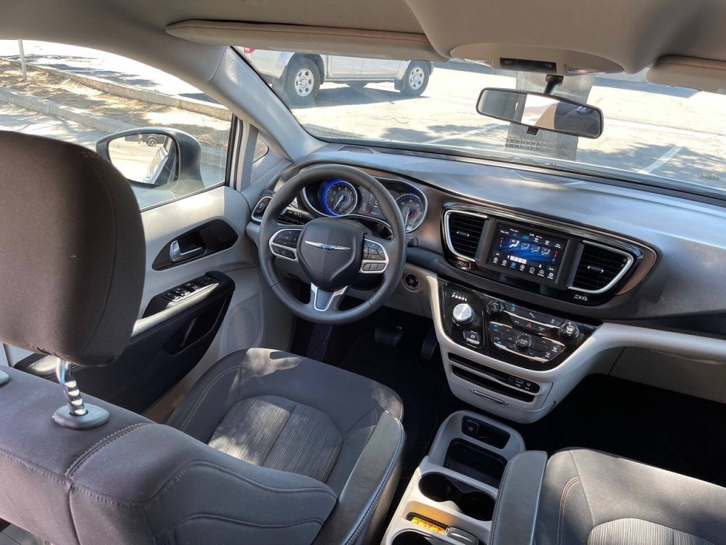 2018 Chrysler Pacifica Image 18
