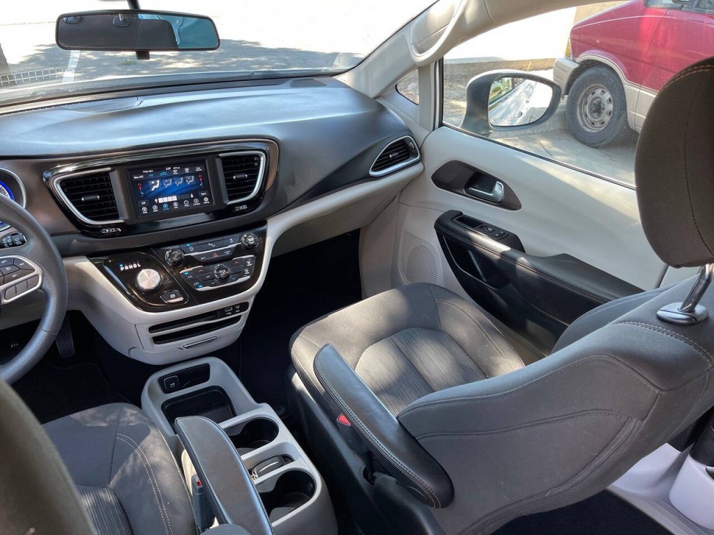2018 Chrysler Pacifica Image 19