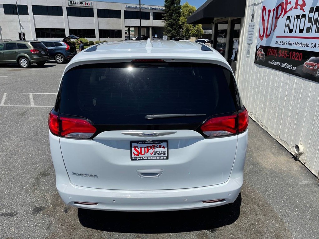 2018 Chrysler Pacifica Image 30