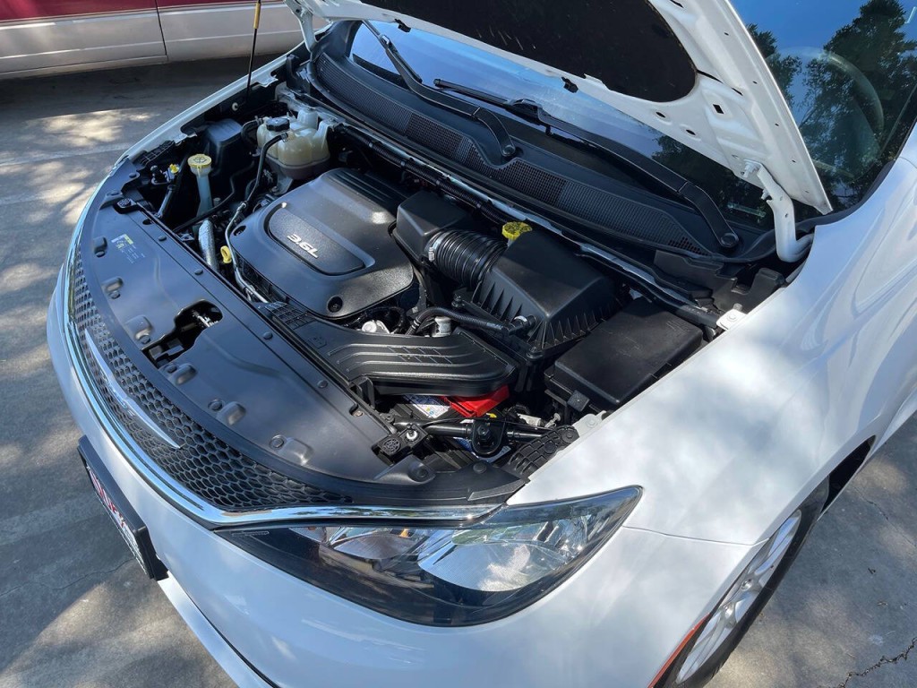 2018 Chrysler Pacifica Image 34