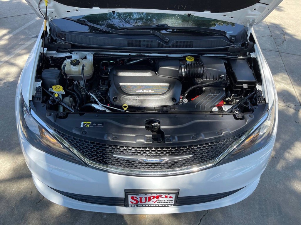 2018 Chrysler Pacifica Image 35