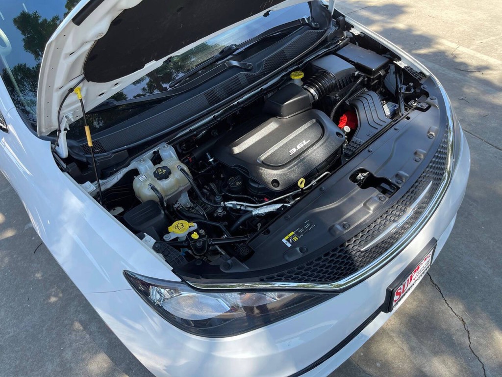 2018 Chrysler Pacifica Image 36
