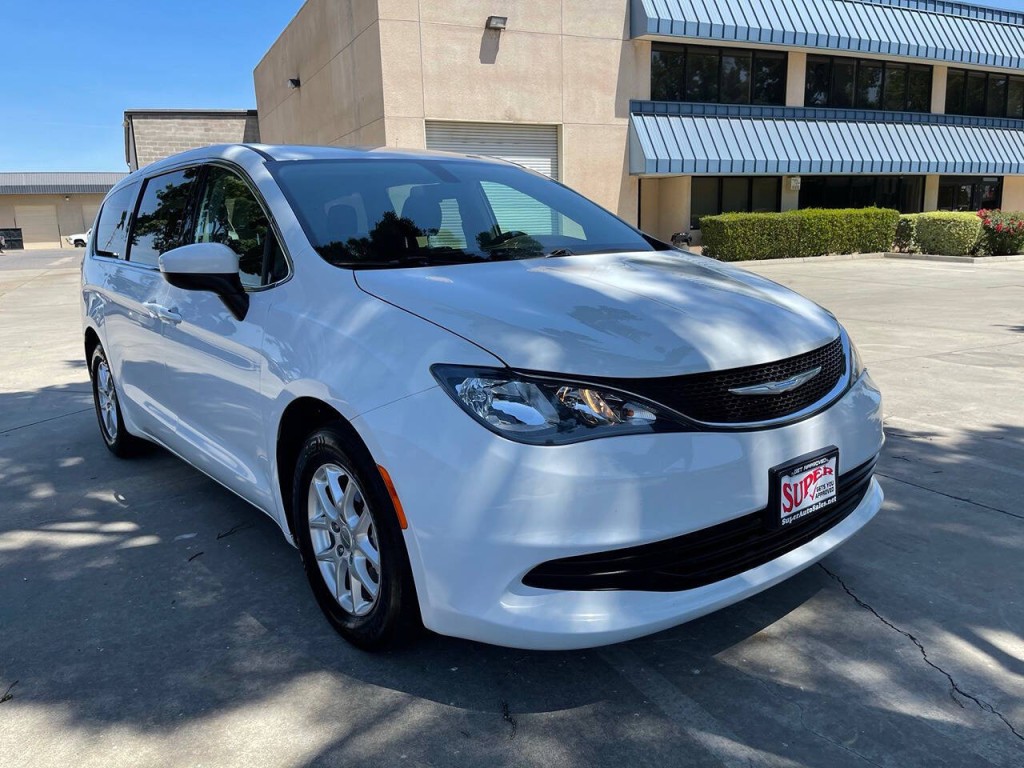 2018 Chrysler Pacifica Image 42
