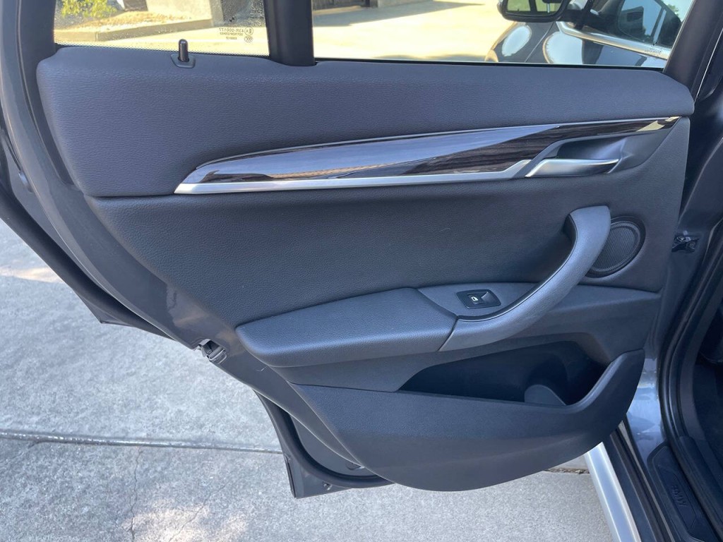 2016 BMW X1 Image 35