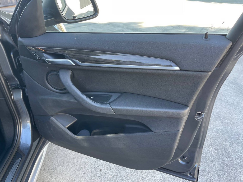 2016 BMW X1 Image 37