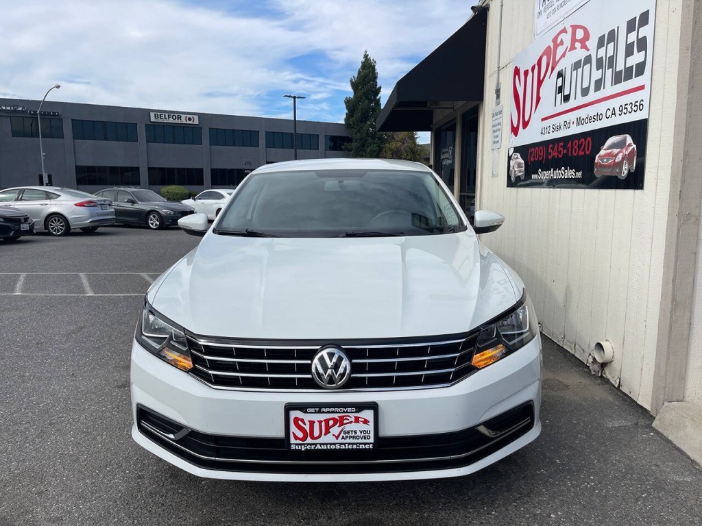 2017 Volkswagen Passat Image 4