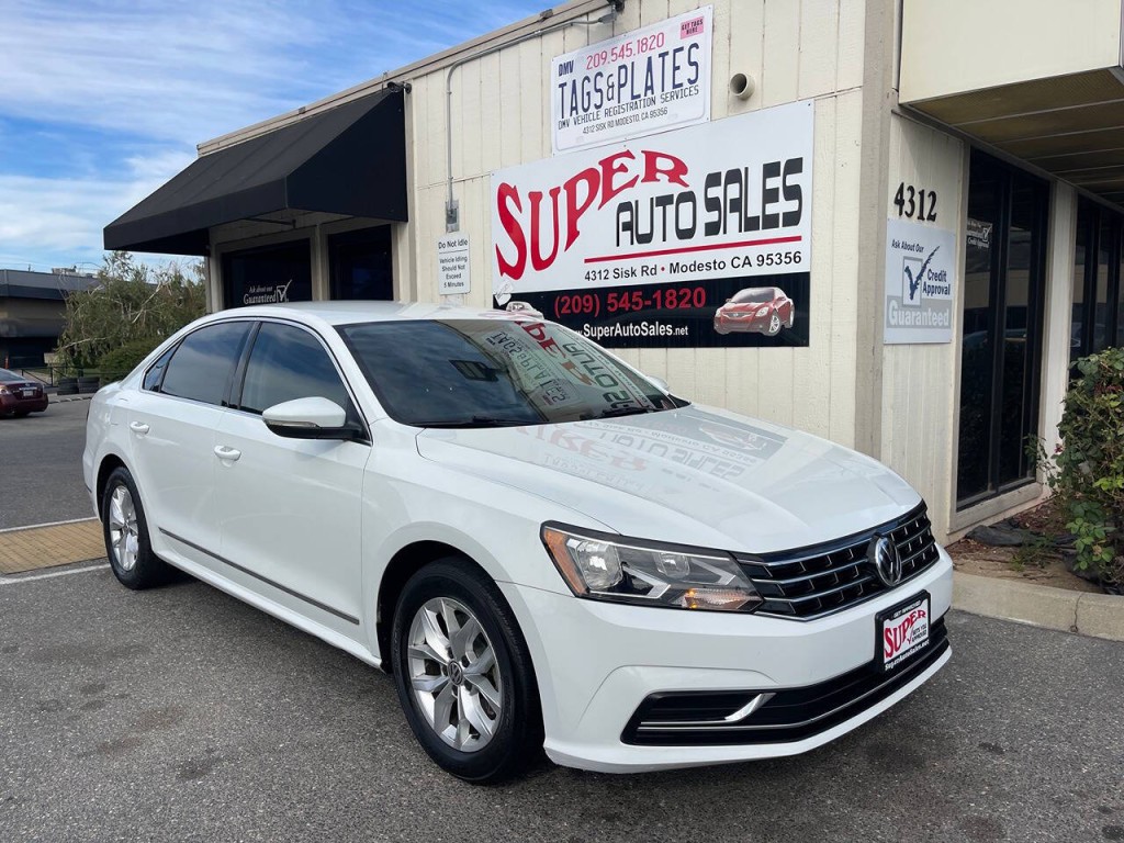 2017 Volkswagen Passat Image 25