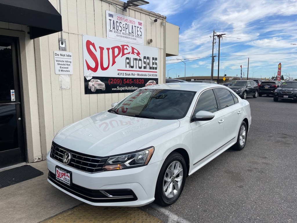 2017 Volkswagen Passat Image 26