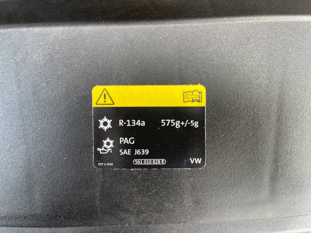2017 Volkswagen Passat Image 45