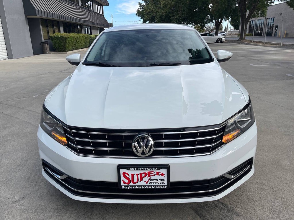 2017 Volkswagen Passat Image 50