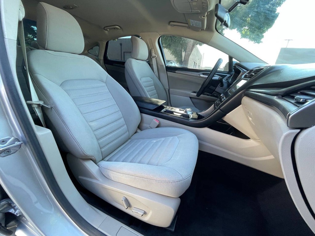 2017 Ford Fusion Image 13