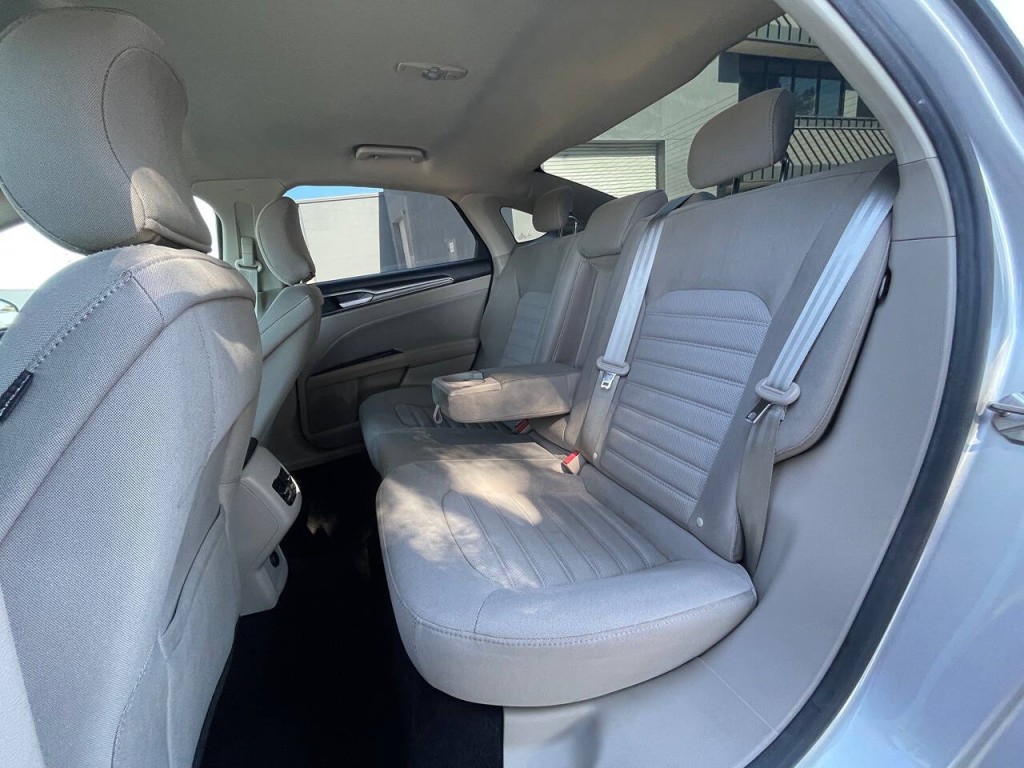 2017 Ford Fusion Image 14