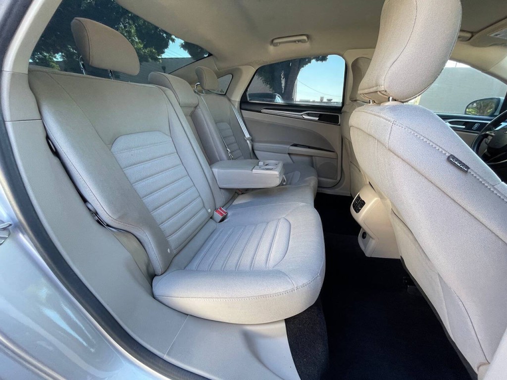 2017 Ford Fusion Image 15