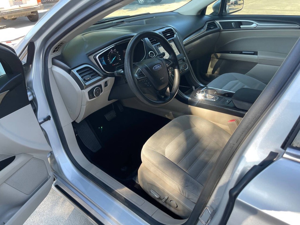 2017 Ford Fusion Image 29