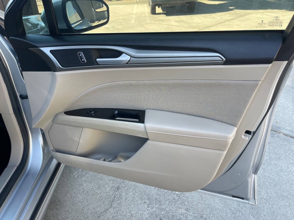2017 Ford Fusion Image 37