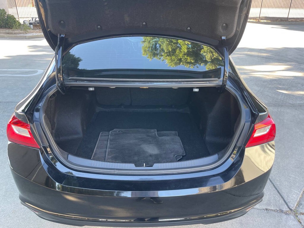 2018 Chevrolet Malibu Image 40