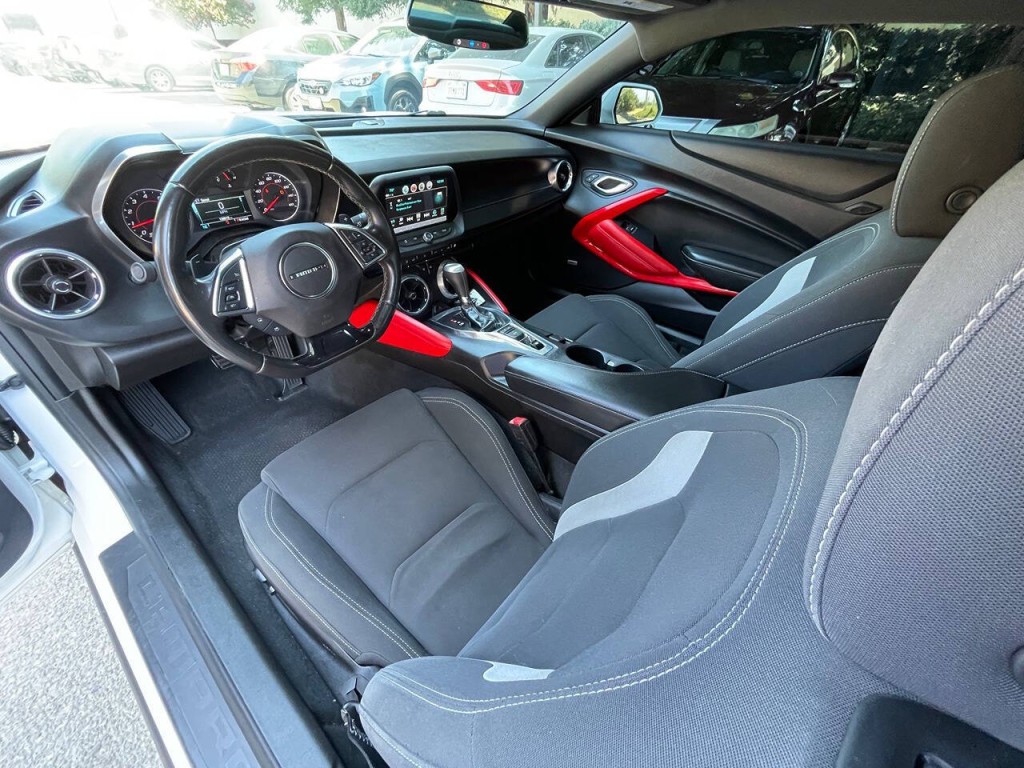 2018 Chevrolet Camaro Image 13